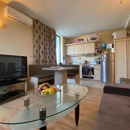 Avalon D608 Big Baolcony Sunny Appartement